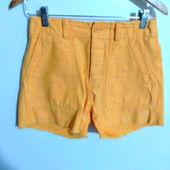 GAP "Utility Short" Yellow Size 2 - Picture 1 of 7